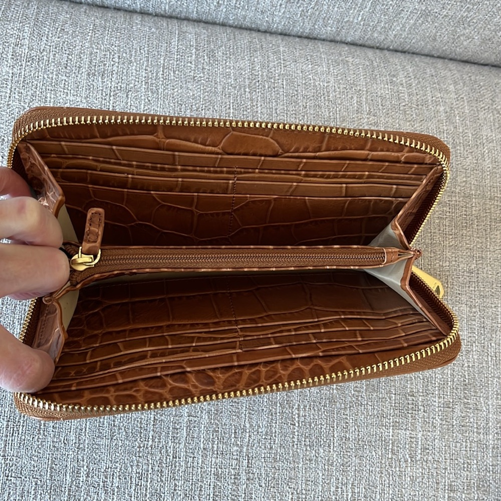 BRAHMIN | GLORIA + SURI WALLET  | TAN SAVANNAH - Picture 12 of 12